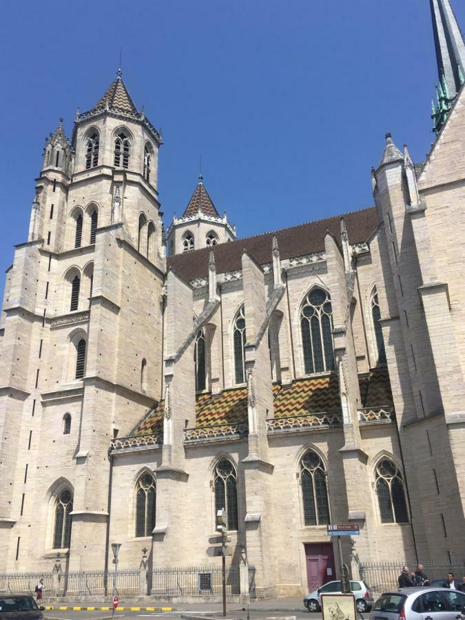 Appartements Atypiques Centre Historique Dijon Exterior foto